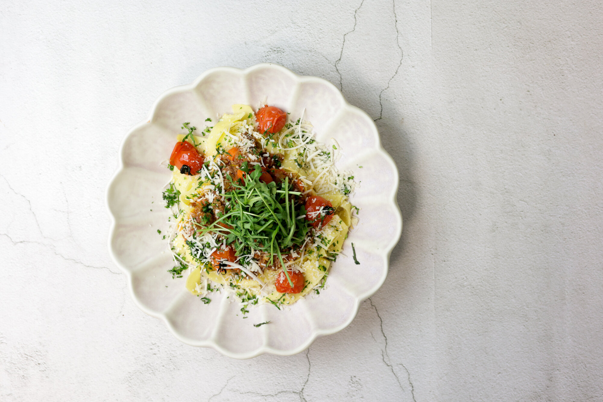 Pasta Ragout Bolognaise, Geroosterde Tomaat & Pecorino - Hutten Foodchain